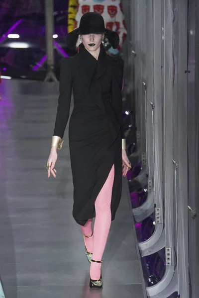 Look 49